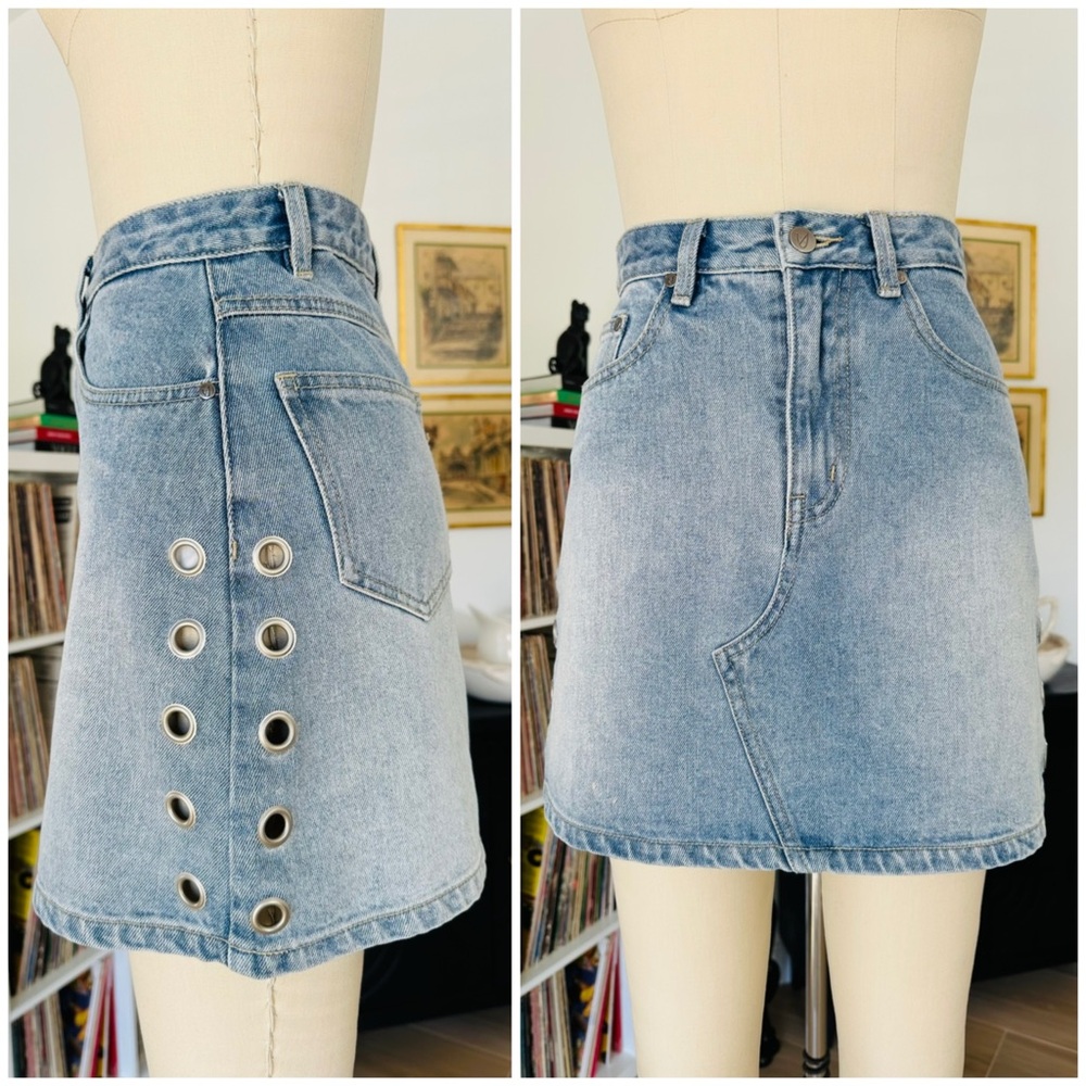NWT’s MINKPINK Grommet Denim Mini Skirt
